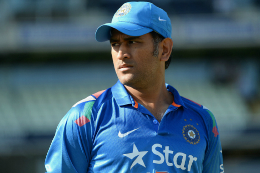 17Dhoni-2.jpg