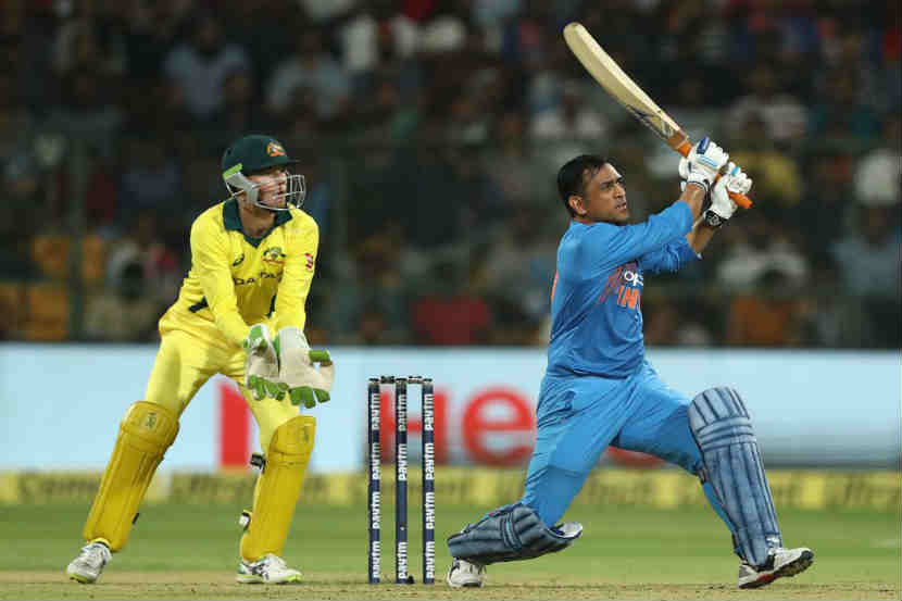 45Dhoni-Hitting.jpg