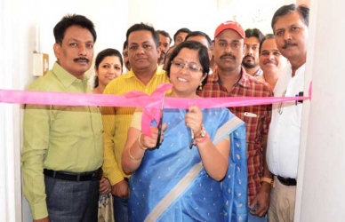 निवडणूक माध्यम केंद्राचे जिल्हा निवडणूक निर्णय अधिकारी यांनी केले उद्घाटन