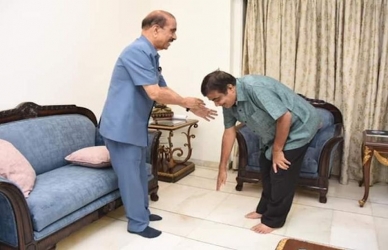 मनोहर जोशींनी घेतली गडकरींची भेट