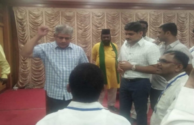 विलास लांडे, राहुल कलाटे यांचे प्रकाश आंबेडकरांना पाठिंब्यासाठी साकडं