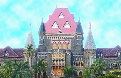 मुख्यमंत्री आहात की एका पक्षाचे नेते; पानसरे हत्या प्रकरणावरुन हायकोर्टाने झापले