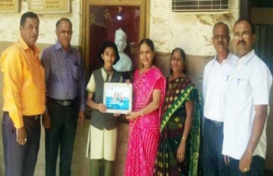 चित्रकला स्पर्धेत  श्रीया  प्रभुणे हिला देशपातळीवर गोल्ड मेडल    