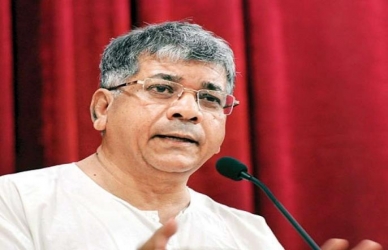 भारिप बहुजन महासंघ वंचित बहुजन आघाडीत विलीन करणार, प्रकाश आंबेडकरांचा निर्णय